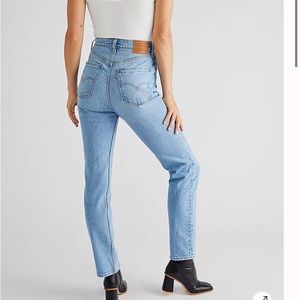 Levi’s 70’s ❤️ high slim straight, 28 waist , Free people